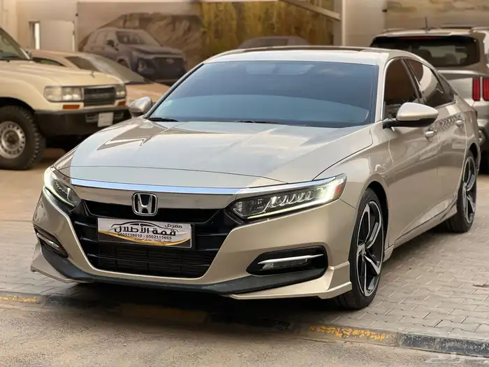 هوندا اكورد 2019 فل كامل فتحة نظيف جدا لدى معرض قمة الاطلال 23