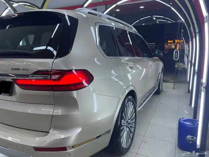 BMW X7 على الضمان والصيانة المجانية 10