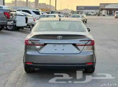 تايوتا كامري LE تيتانيم 2