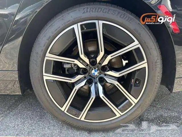 2024 بي إم دبليو 740i سيدان 3