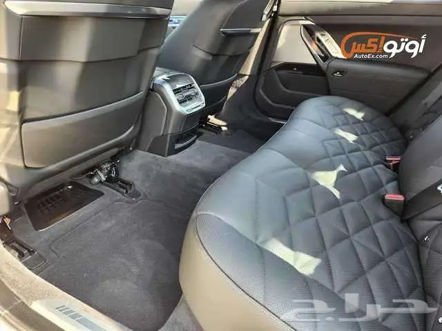 2024 بي إم دبليو 740i xDrive سيدان 18