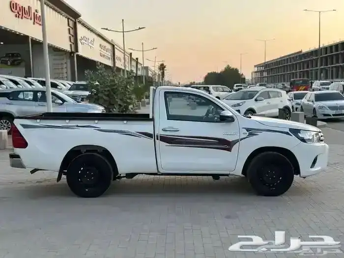 تويوتا هايلكس غمارة 2018 مخزن 8
