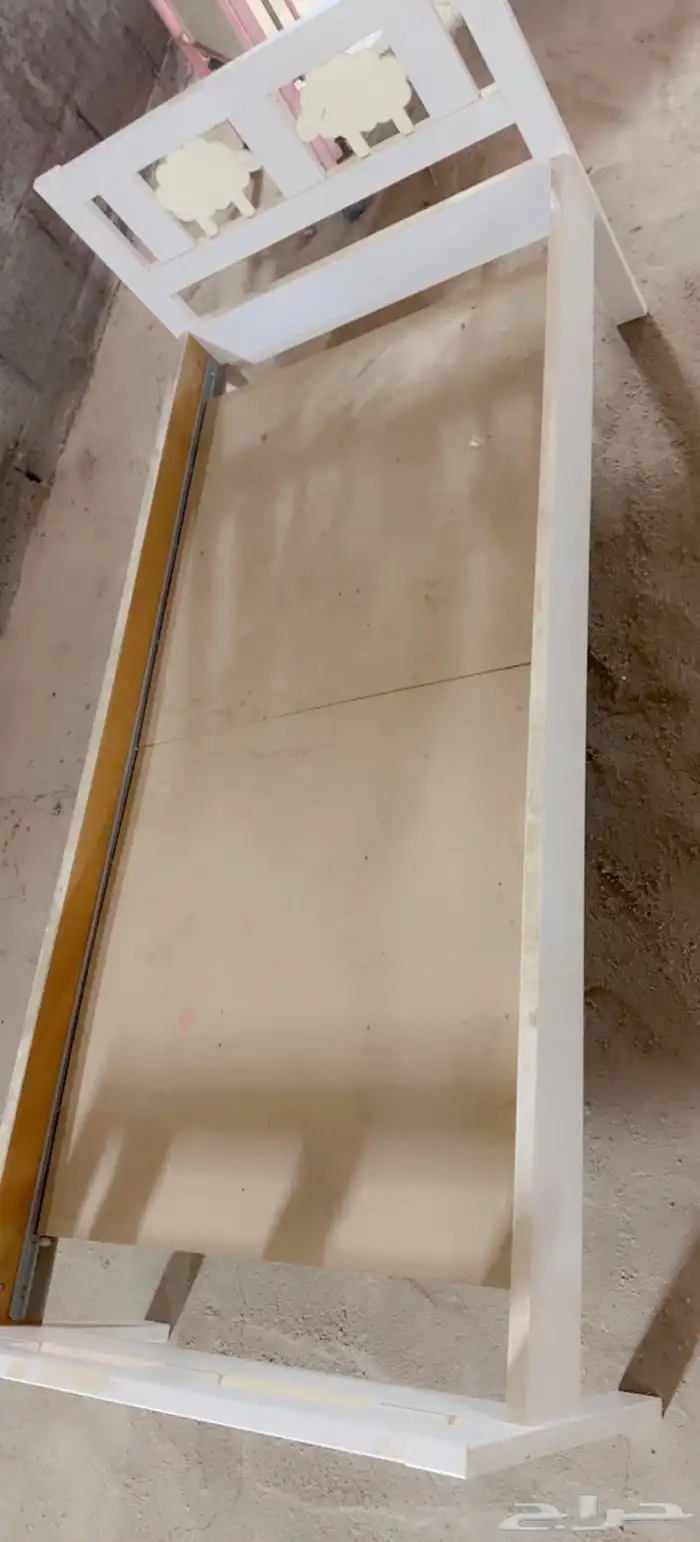 سرير اطفال 1