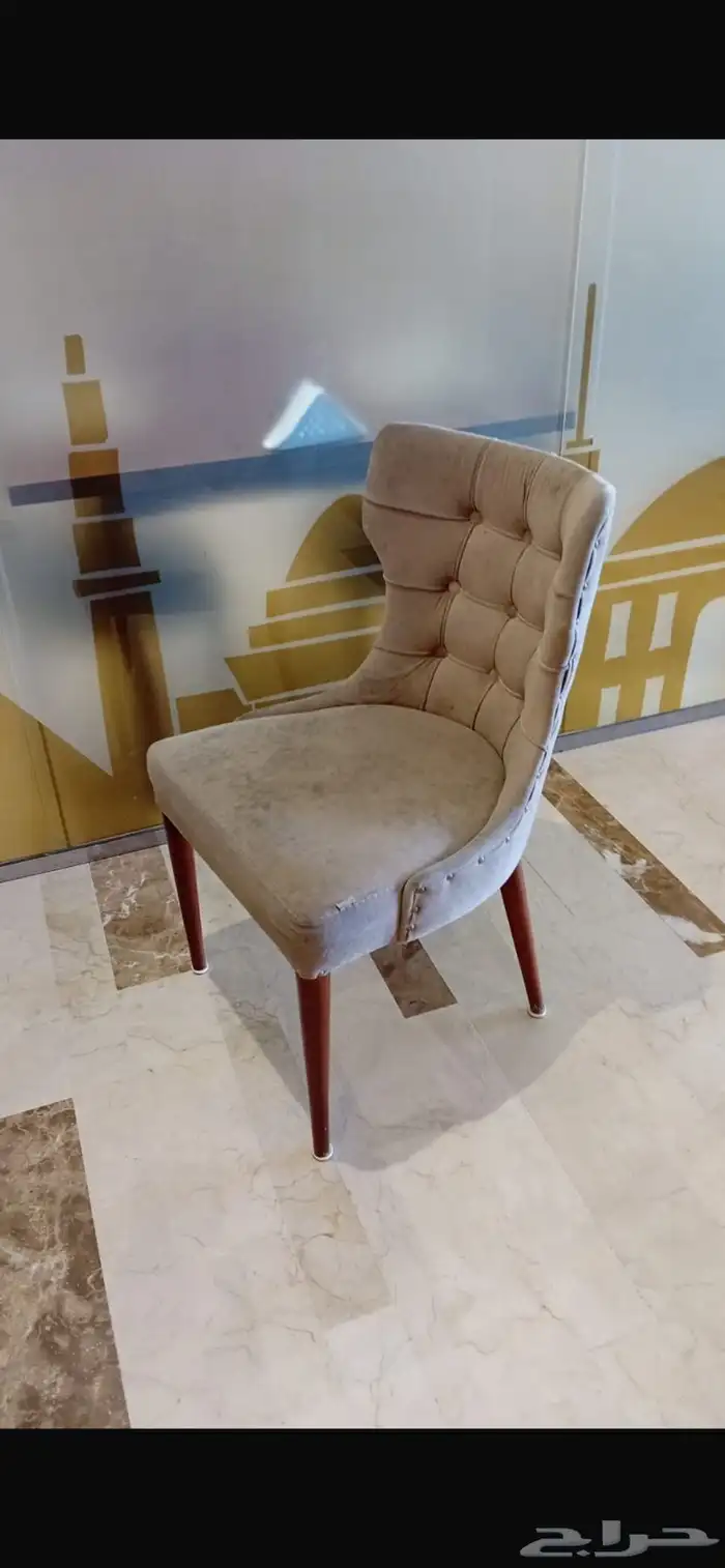 طاولات وكراسي 0