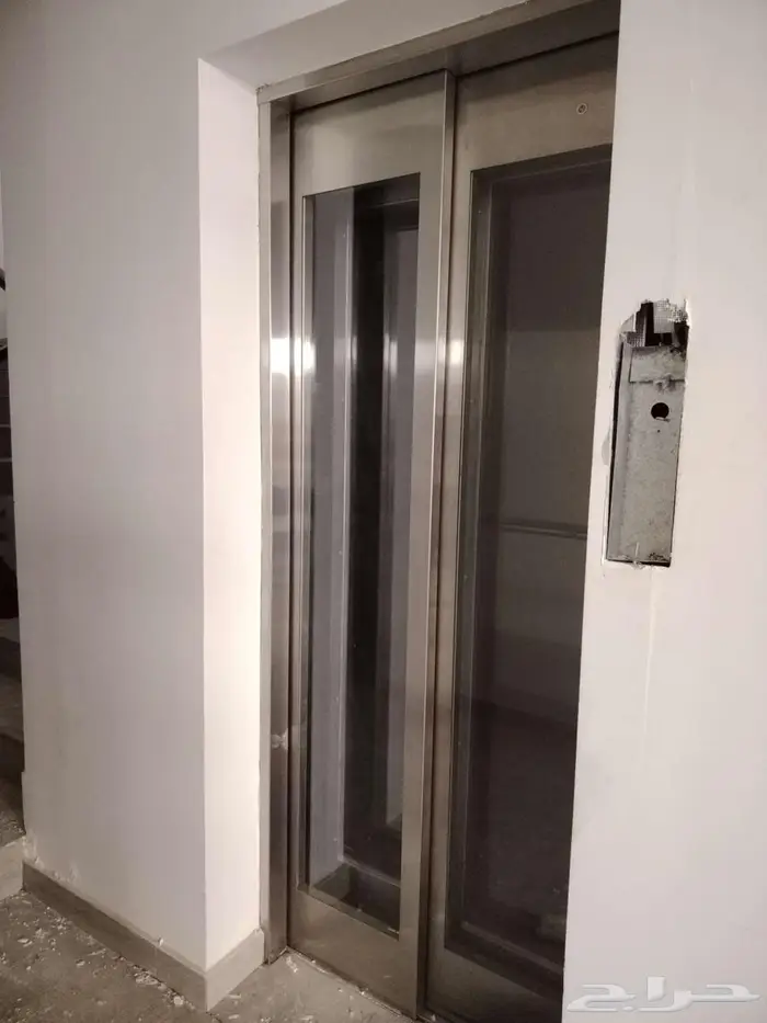 مصعد مستعمل للبيع 0
