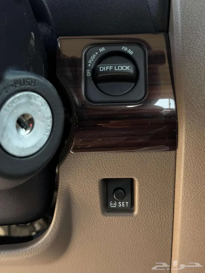 تويوتا شاص رفرف فل LX V6توماتيك بنزين 2025كاش وأقساط 12