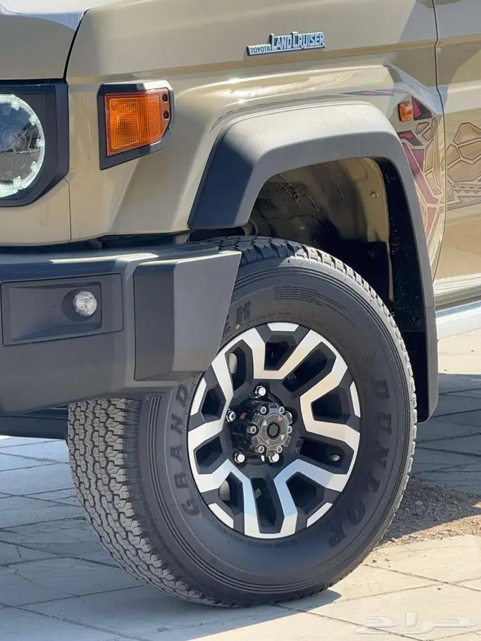 تويوتا شاص رفرف فل LX V6توماتيك بنزين 2025كاش وأقساط 5