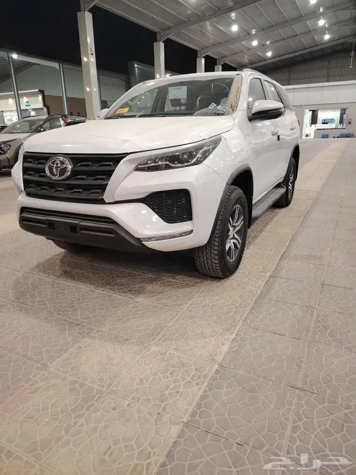 تويوتا فورشنر GX2 بنزين دبل ابيض موديل 2025 كاش- اقساط 1