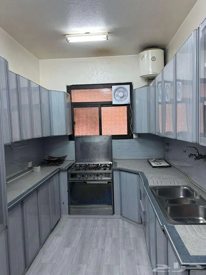 للإيجار   دور سكني مؤثث بالكامل 8