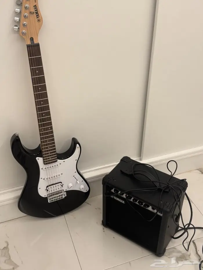 جيتار الكتريك أسود ياماها 0