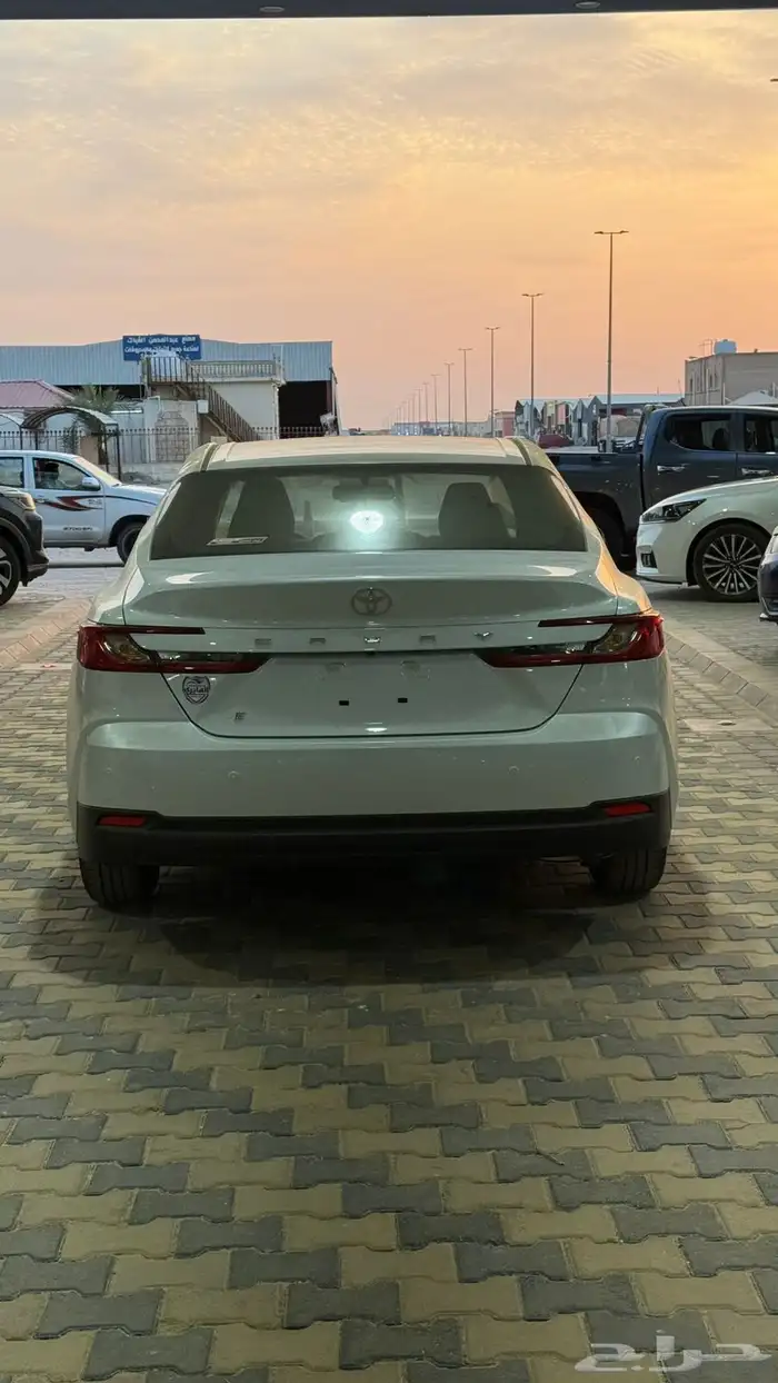 تويوتا كامري E بنزين موديل 2025 سعودي 11
