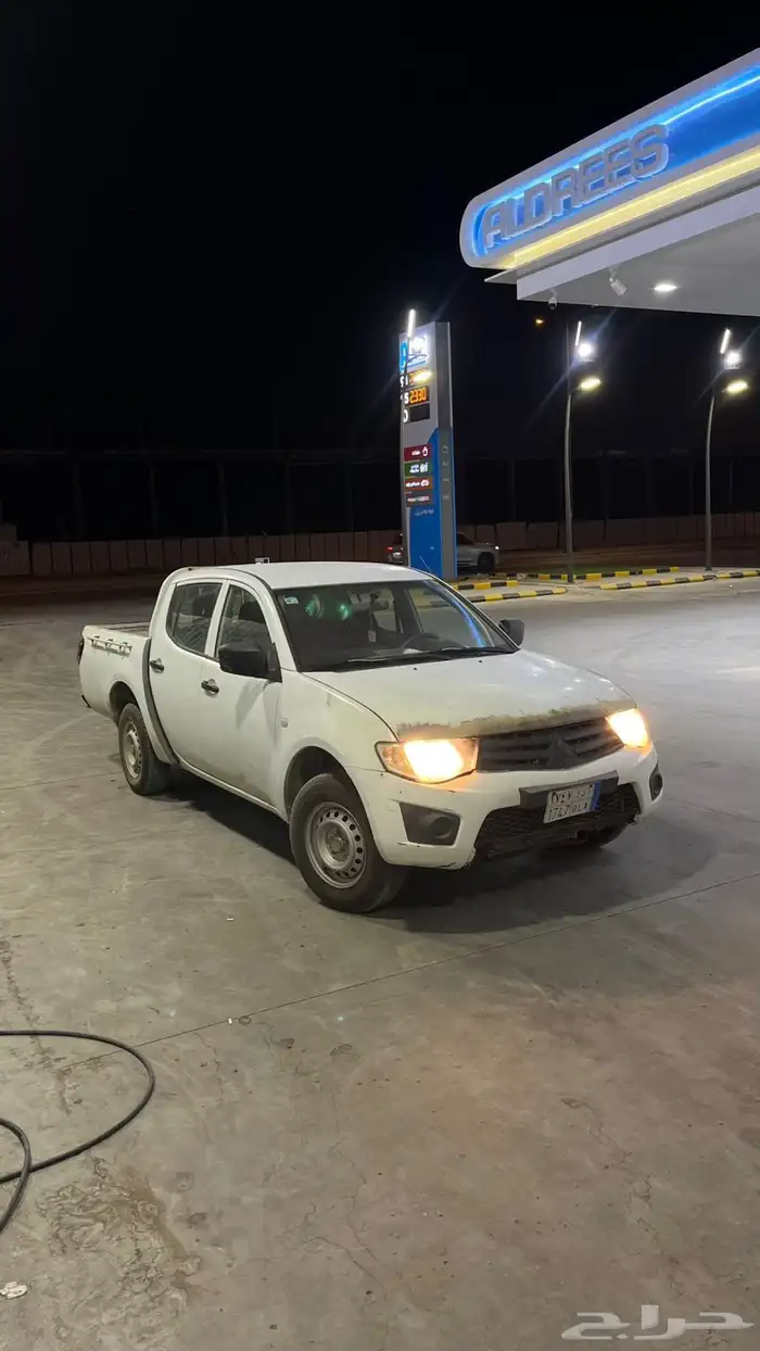 مسوبيشيL200 2012 0