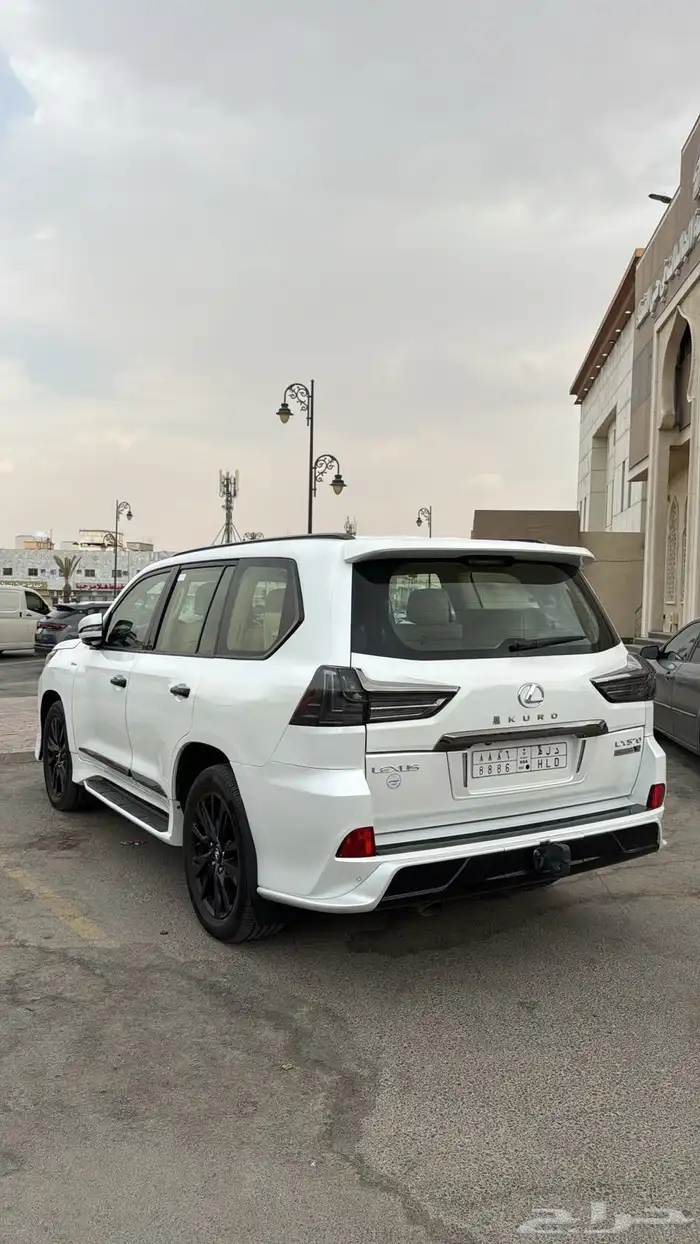 للبيع جيب لكزس 570 بلاك دشن2020 0