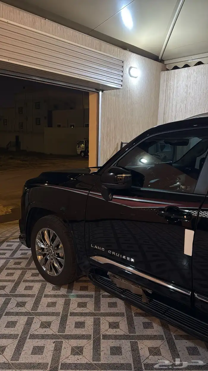 لاندكروزر جكسار 2024 5 اس الساير اسود خط وكاله 3