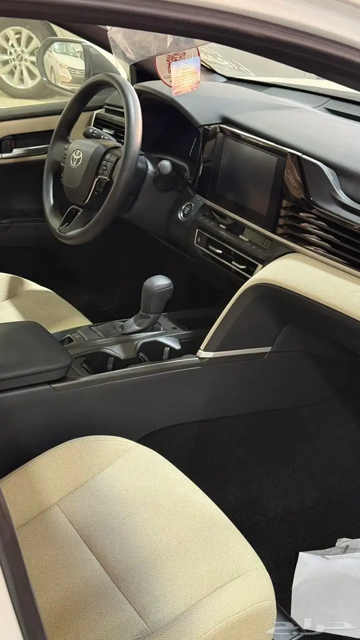 تويوتا كامري E بنزين موديل 2025 سعودي 8