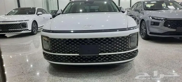 ازيرا 2025 كاليجرافي فل وعلان 187.990بالضريبة تظليل مجاني 6