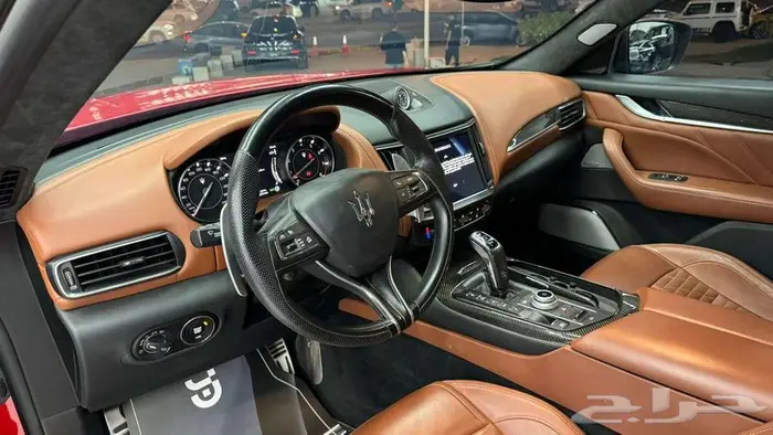 2021 مازيراتي ليفانتي MASERATI levante 12