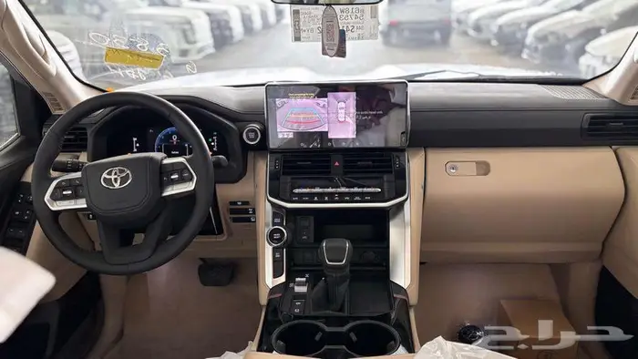 لاندكروزر GXR L2 عبداللطيف جميل ديزل وبنزين 12
