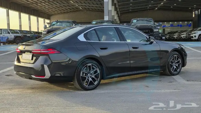 2025 BMW 5-SERIES 520i 2.0T RWD GCC 0Km 6
