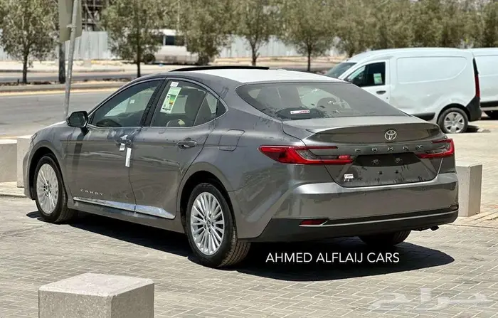 تويوتا كامري LE بنزين 2025 بالنقد والتقسيط 4