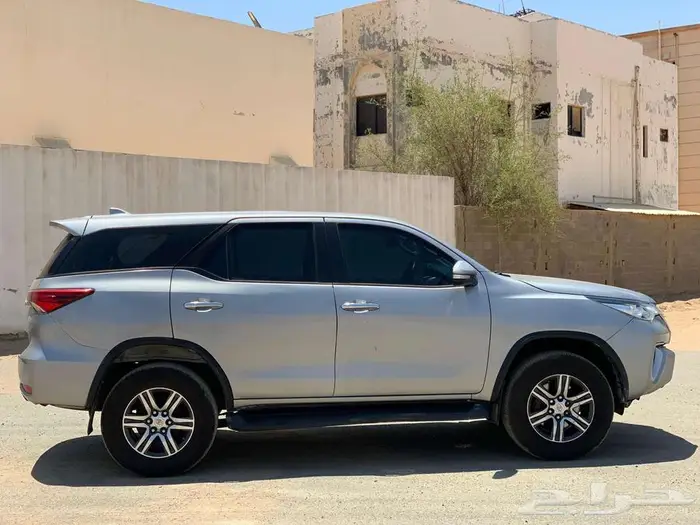 Toyota fortuner 2017 4x2 1