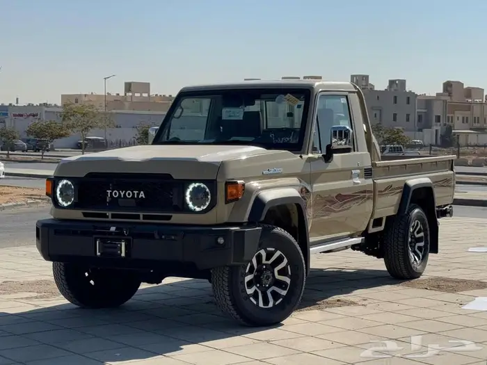 تويوتا شاص رفرف فل LX V6توماتيك بنزين 2025كاش وأقساط 0