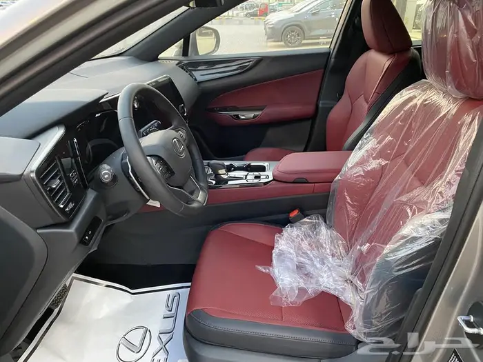 لكزس NX 350 AA 2025 تيتانيوم داخلي احمر 6