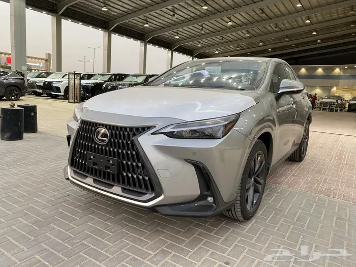 لكزس NX 350 AA 2025 تيتانيوم داخلي احمر 1
