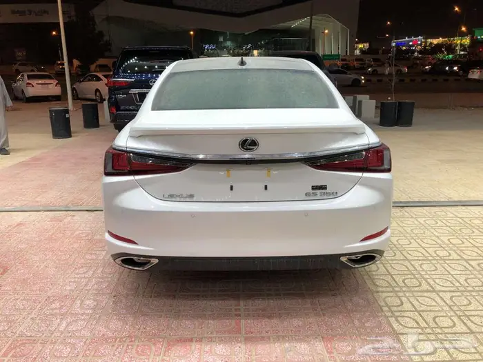 لكزس ES350 CC بانوراما 2025 بريمي 38