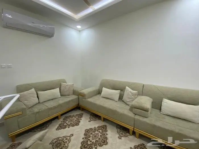 طقم كنب بالمخدات والمتاكي 3