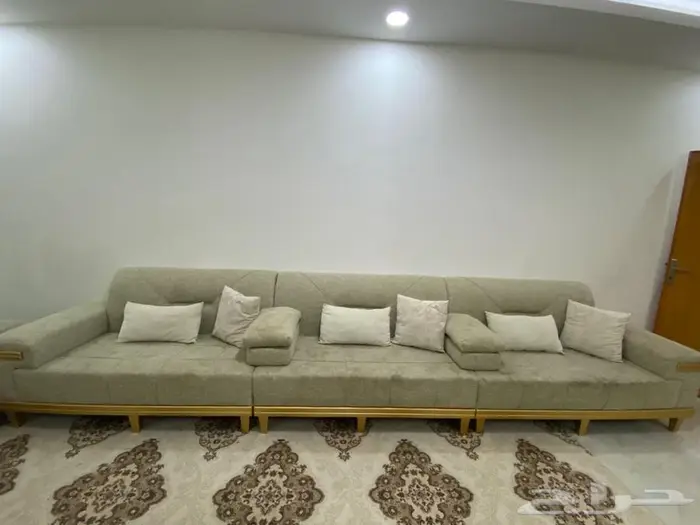 طقم كنب بالمخدات والمتاكي 2