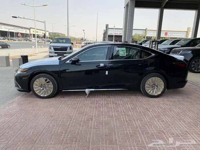 لكزس ES 350 DD فل كامل 2025 - سعودي 3