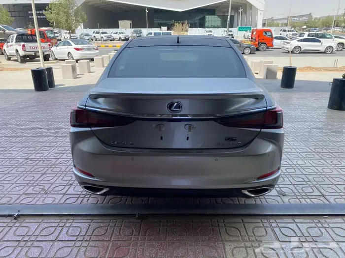 لكزس ES 350 DD فل كامل 2025 - سعودي 25