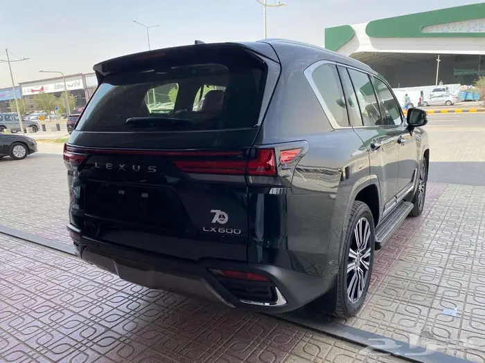 لكزس LX600 BB 2025 خليجي اسود داخلي احمر 14
