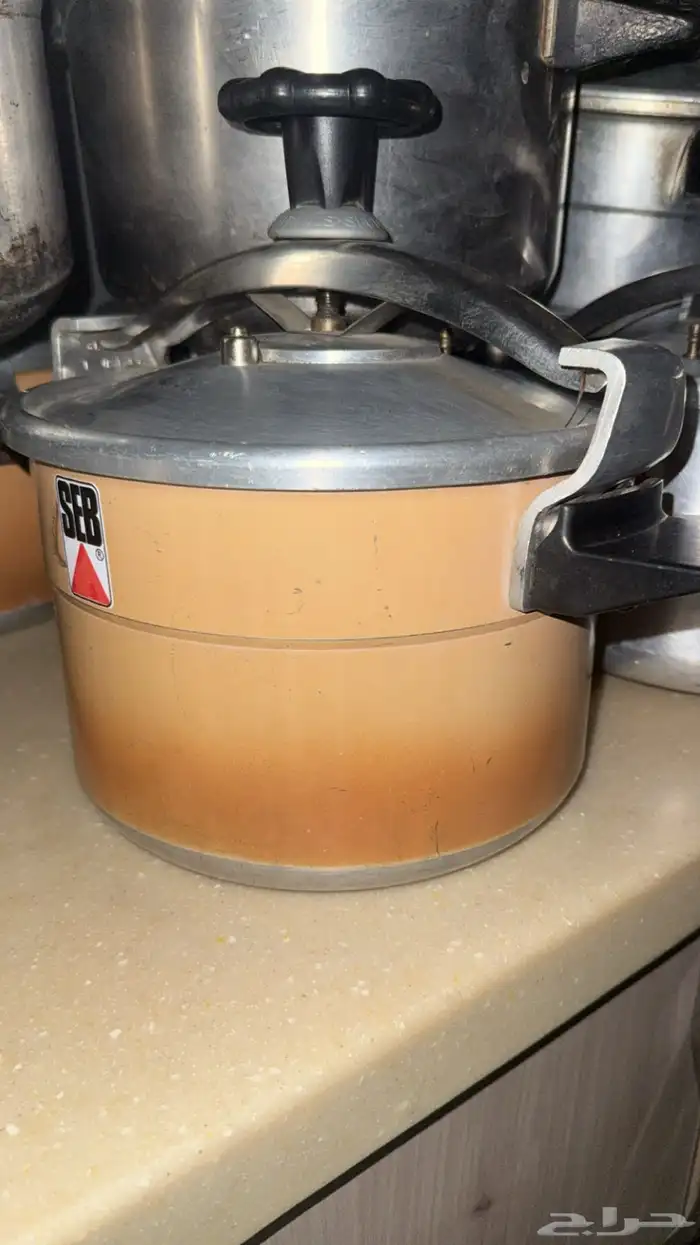 مطلوب كواتم ملونه 1