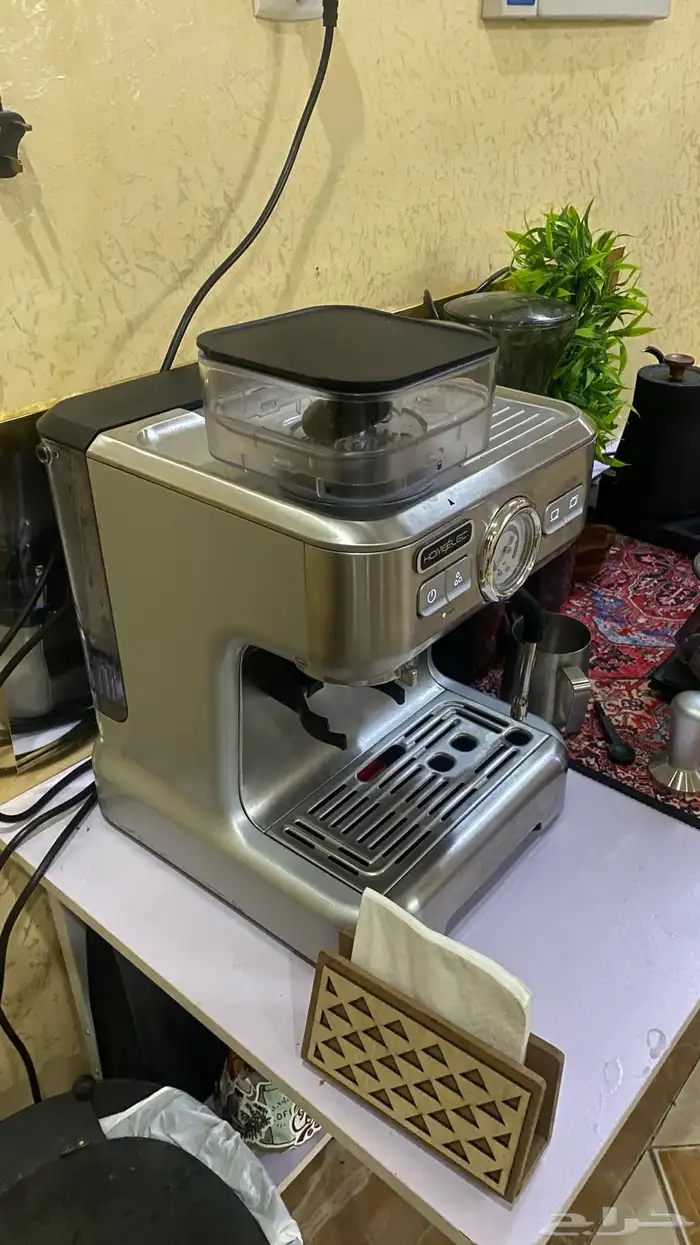 مكينة اسبريسو شبه جديده 2