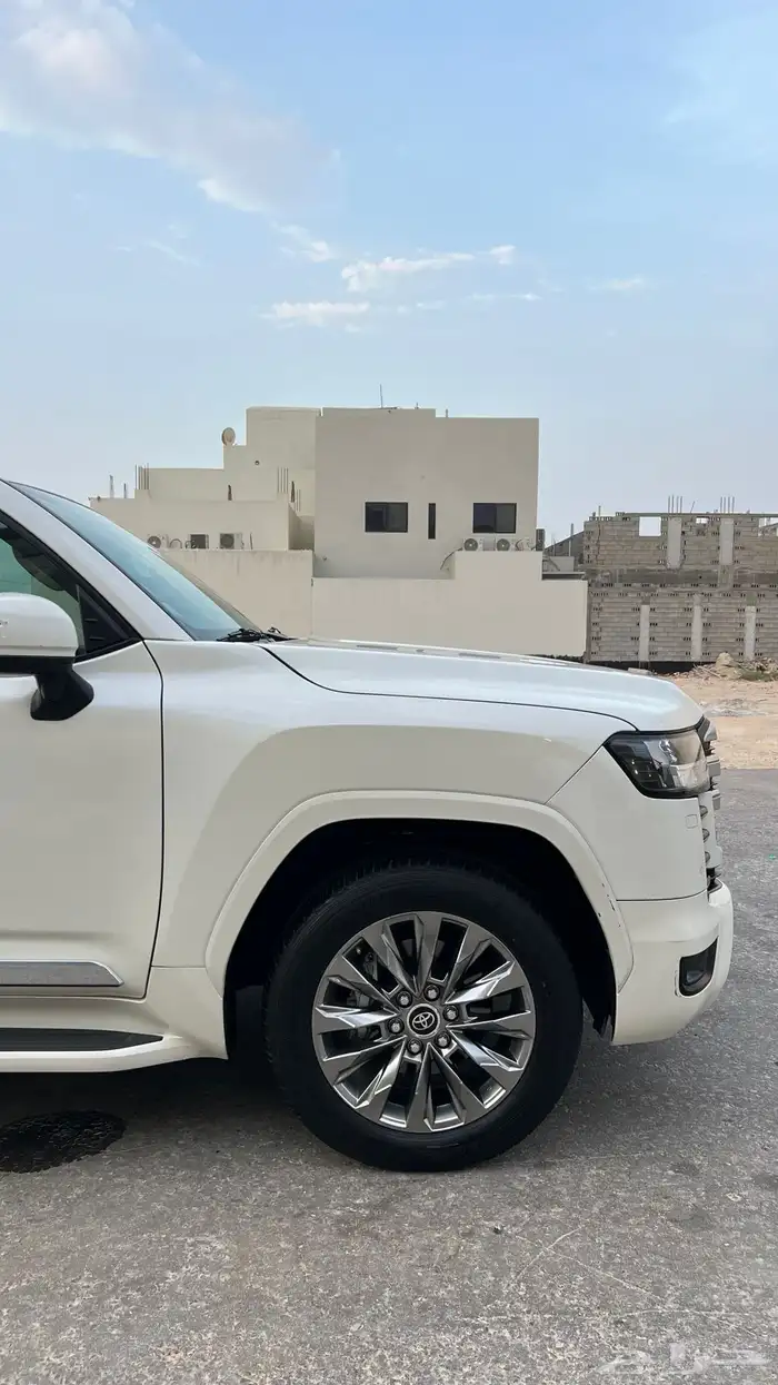 لاندكروزر - جي اكس ار 2022 - فئه -L3 مالك واحد شرط 26
