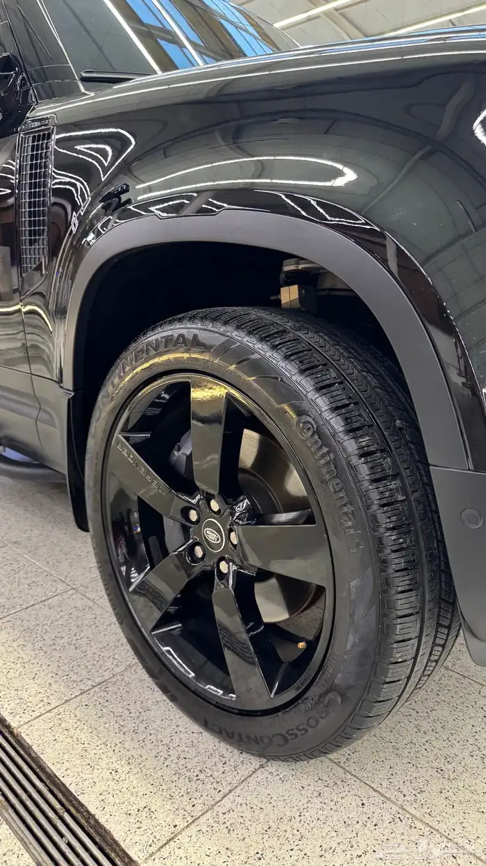 ديفندر HSE اسود 2023 الفردان v6 25