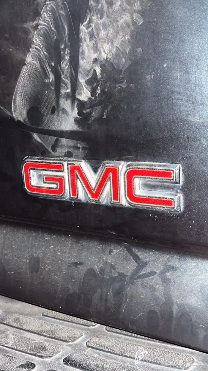 علامات شنطه يوكن 2000 الى 2006 1