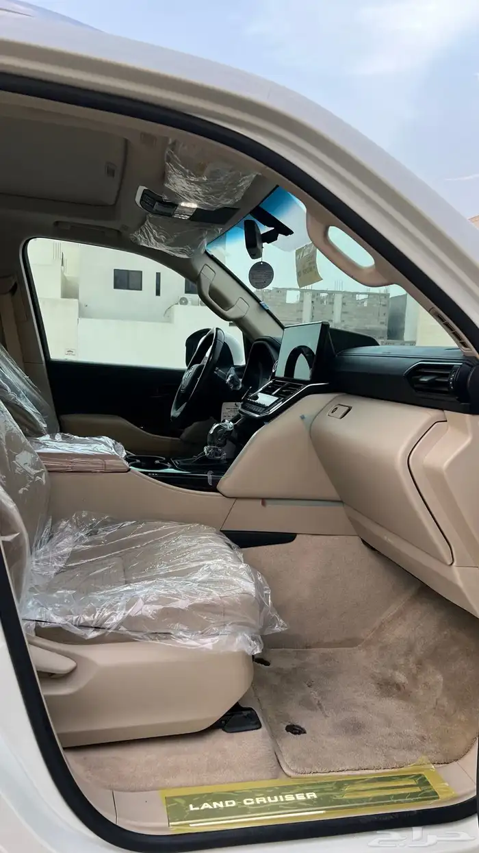 لاندكروزر - جي اكس ار 2022 - فئه -L3 مالك واحد شرط 43