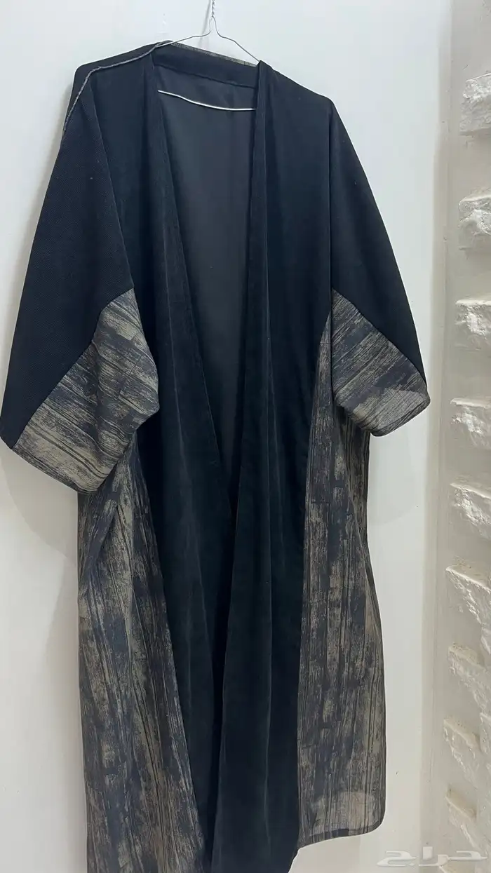 عبايه للبيع سعر الشراء 400 سعر البيع 200 وقابل للتفاوض 0