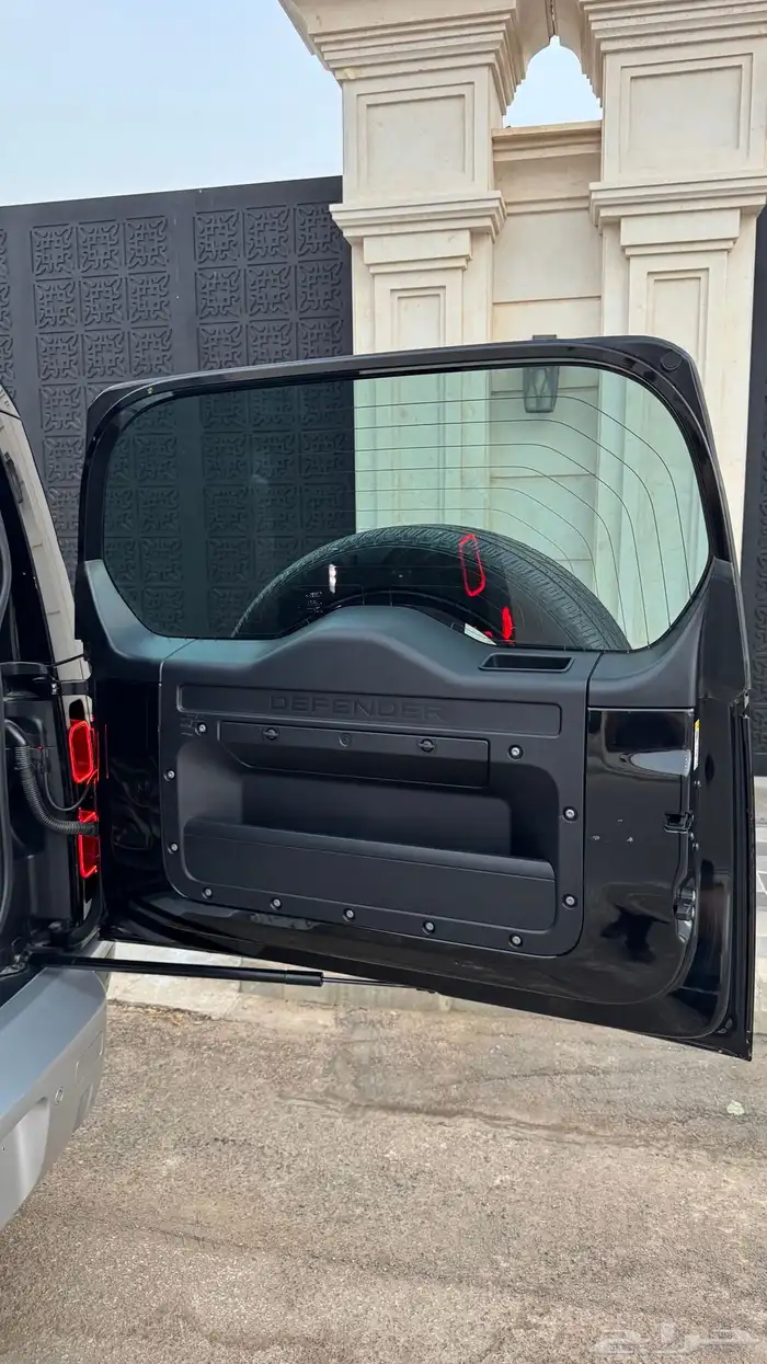 ديفندر HSE اسود 2023 الفردان v6 37