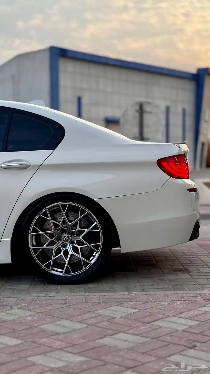 بي ام دبليو M5 F10 2013 18