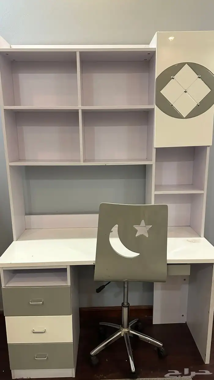 سرير   مكتب   شماعة 1