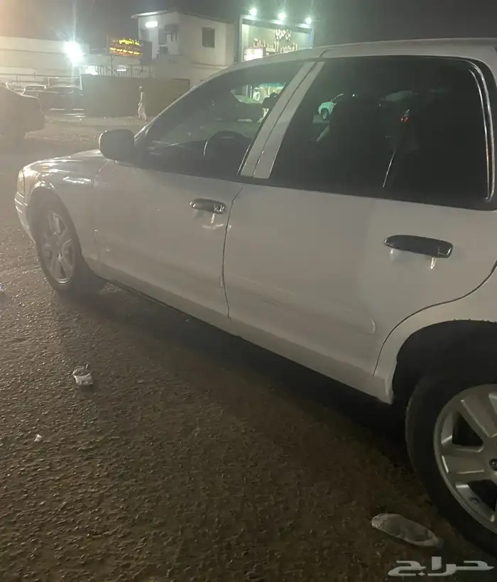 فورد فكتوريا مديل 2004 بوليسي 4
