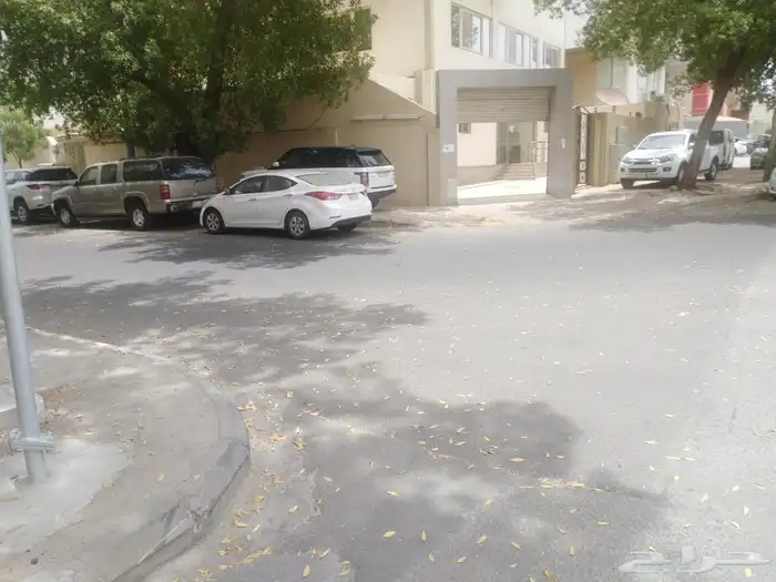 فيلا للبيع على شارعين 2