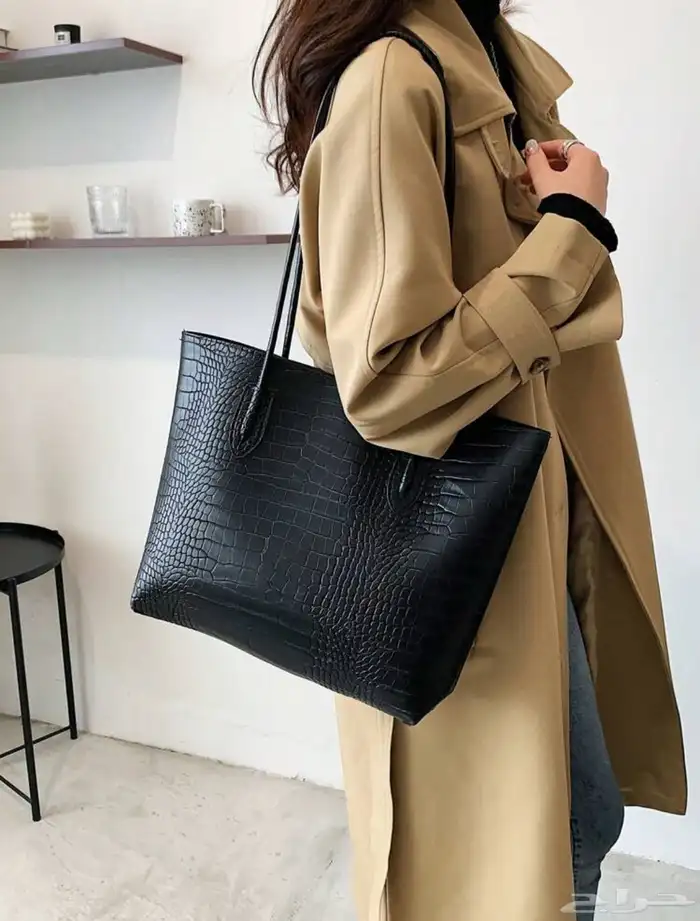 شنطة فخمة نسائية من ماركة هولد مصممه من متجرنا 1