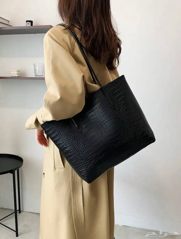 شنطة فخمة نسائية من ماركة هولد مصممه من متجرنا 2