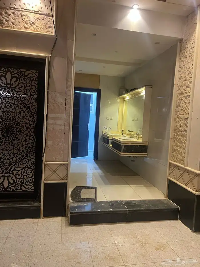 للبيع فيلا مع شقتين في الرياض حي طويق خلف لولو هايبر 7