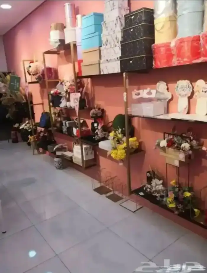للبيع محل ورد وهدايا الأحساء. 0